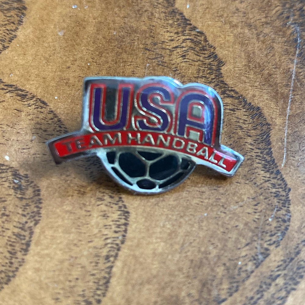 VINTAGE USA TEAM HANDBALL PIN